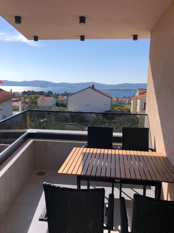 Apartment Rose Garden Sveti Filip i Jakov Exteriör bild