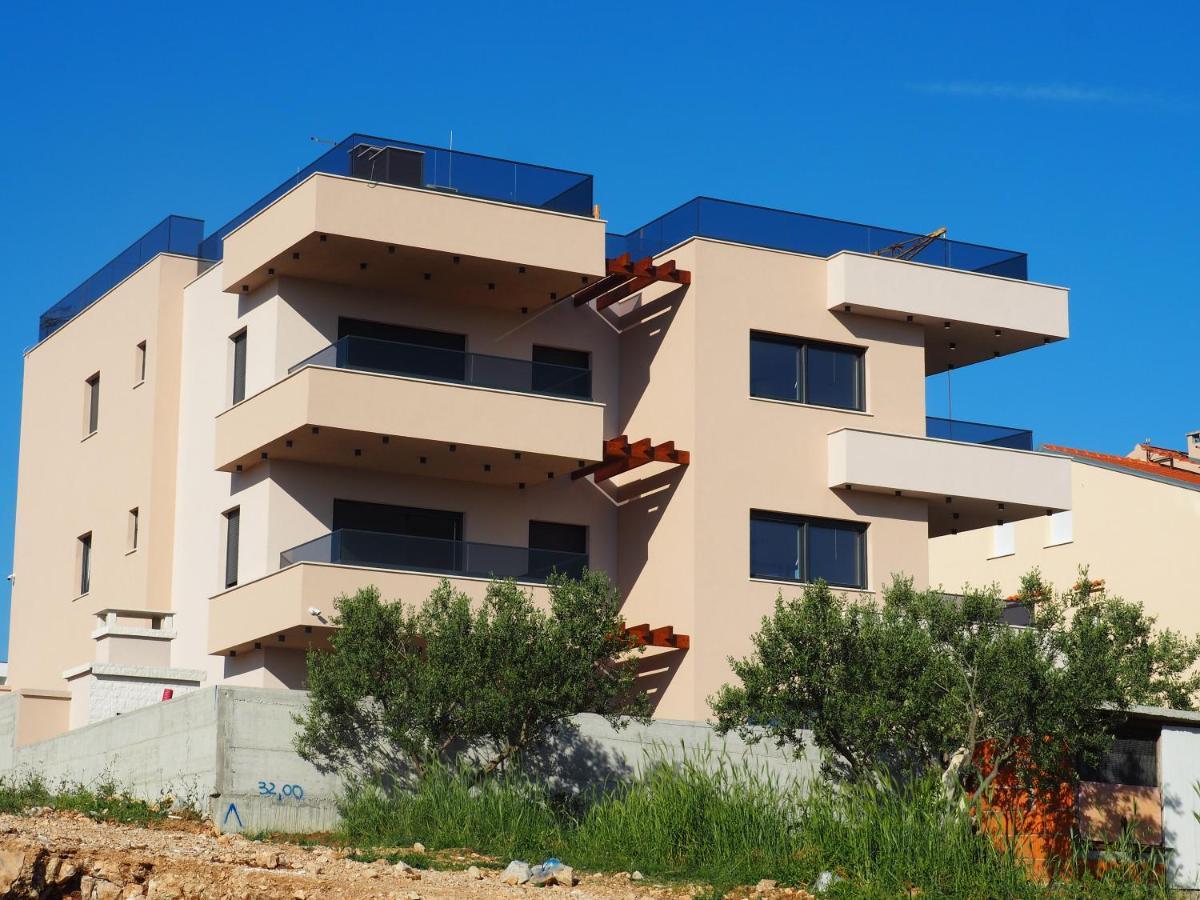 Apartment Rose Garden Sveti Filip i Jakov Exteriör bild