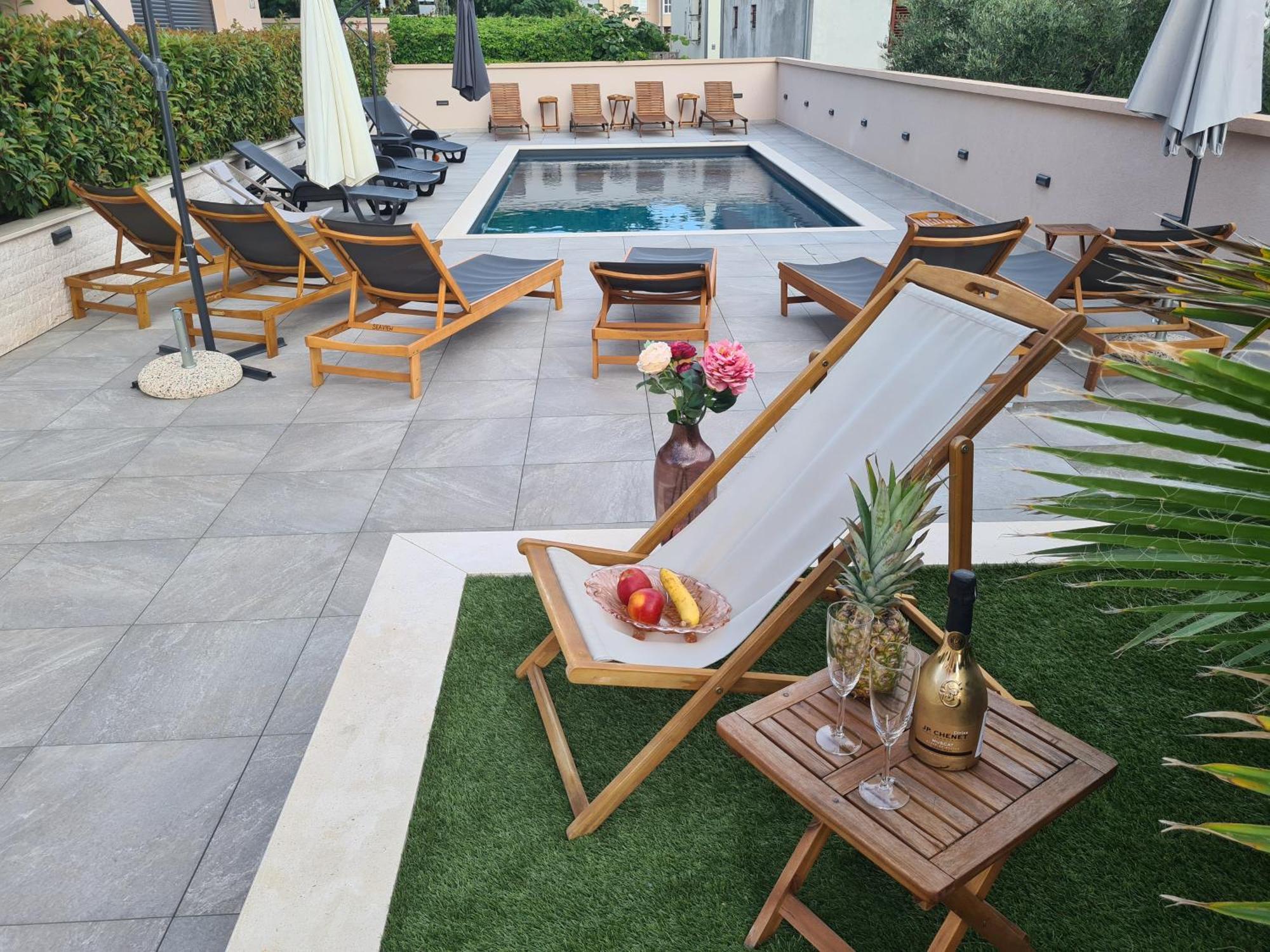 Apartment Rose Garden Sveti Filip i Jakov Exteriör bild